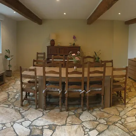 Des Moulins Nyaraló *